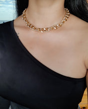 Load image into Gallery viewer, Oh-So Stylish Chain Link Necklace