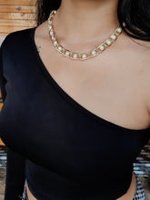 Load image into Gallery viewer, Classy Pearl Chain-link Necklace