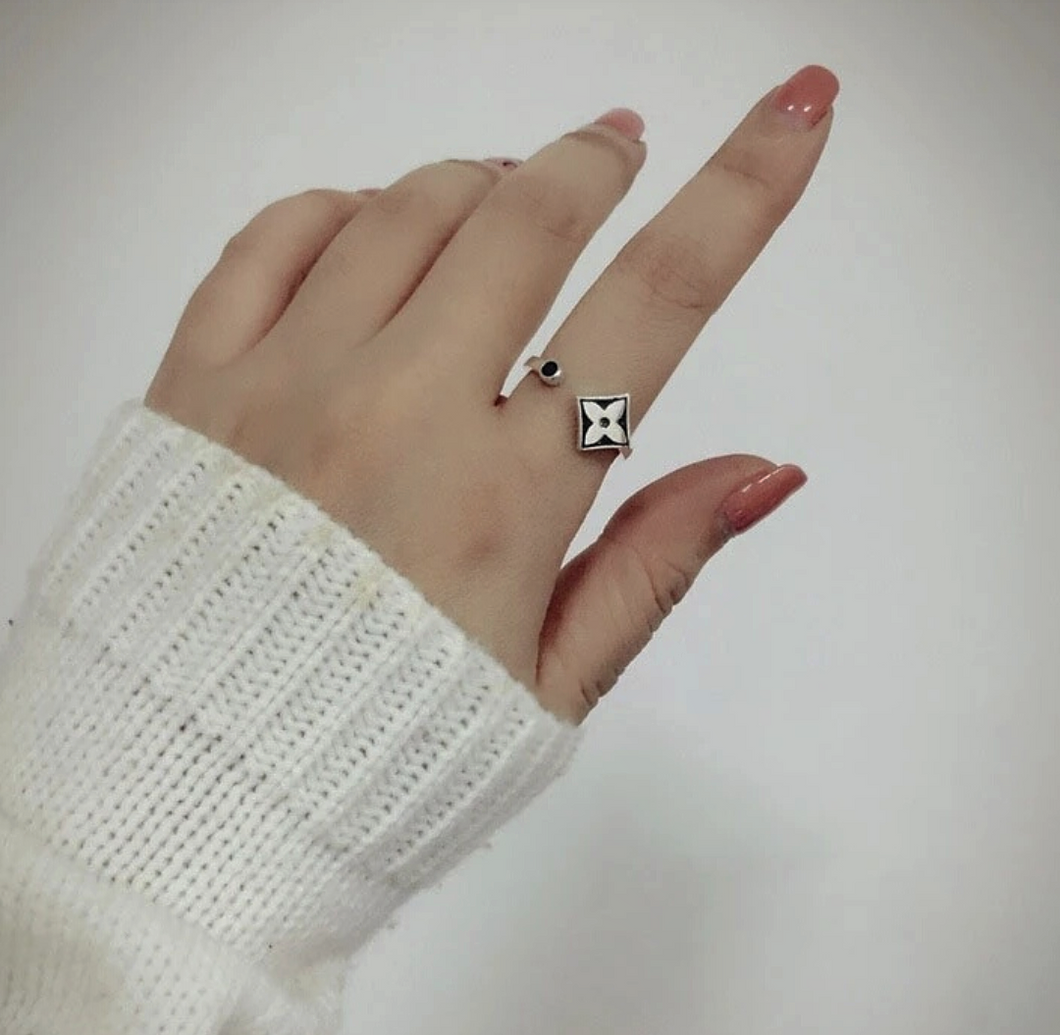 Erica silver ring – Gem Island