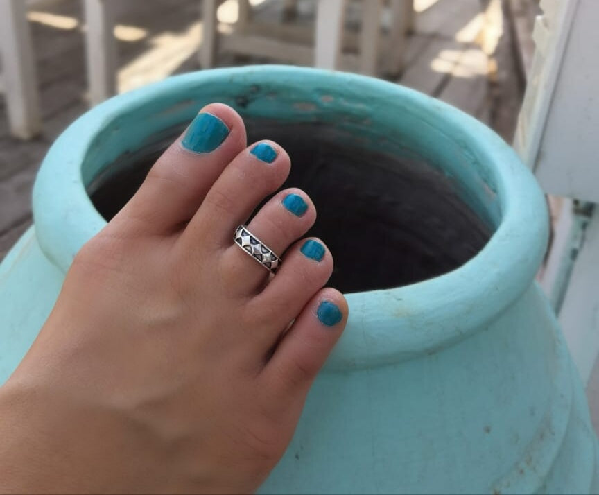 Geometric Triangle Toe Ring